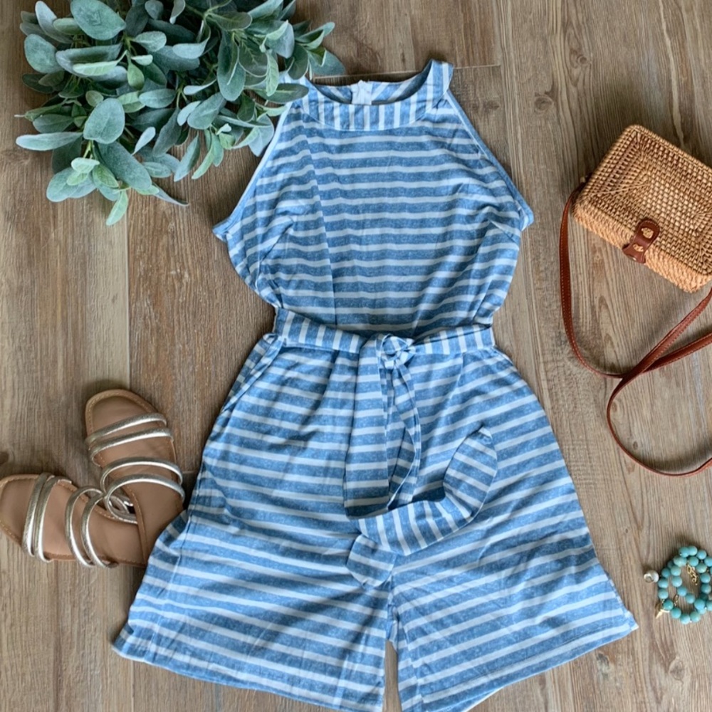 🦋 Lovely Striped Summer Romper shorts 🦋 - Picture 2 of 5